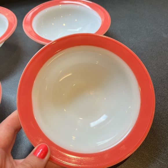 Set of 4 Vintage Pyrex Soup/Cereal Bowls in Flamingo Pink 🇨🇦 - Picture 4 of 13